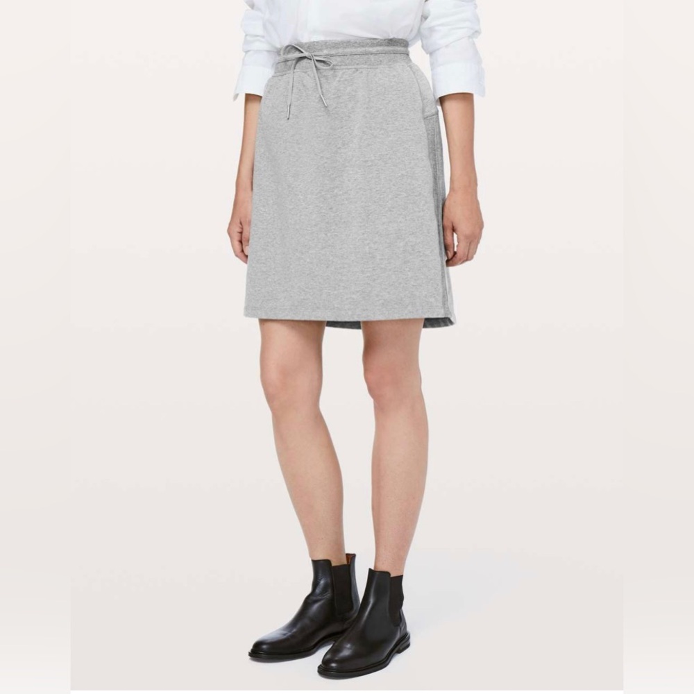 Lululemon Size 6 Start Anew Skirt Heathered Medium Grey